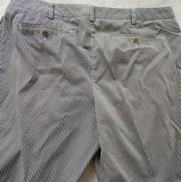 EUC Plus Size Land’s End Women’s Fit 2 Striped Flat Front Shorts – Size 18 - Picture 3 of 8